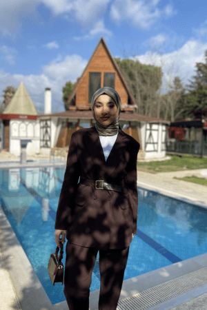 Carmen Fashion kemerli blazer takım